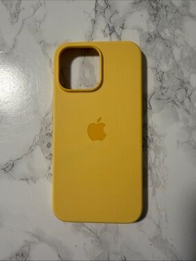Apple Yellow Silicone iPhone Case - iPhone 14 Pro Max